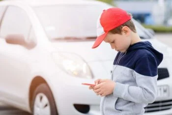 What are the Dangers of Distracted Walking in a Construction Zone?