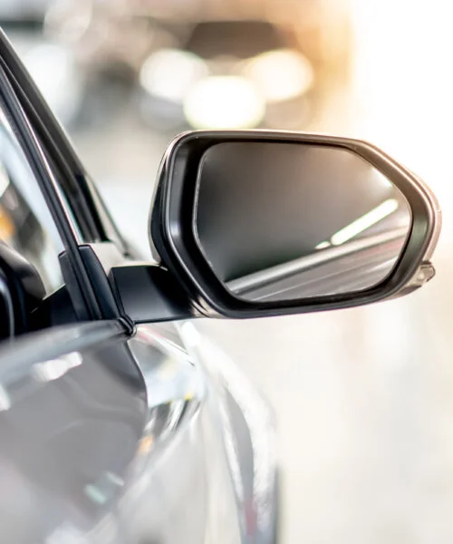Bakersfield, CA – Two Injured in Crash at Los Robles Dr & College Ave
